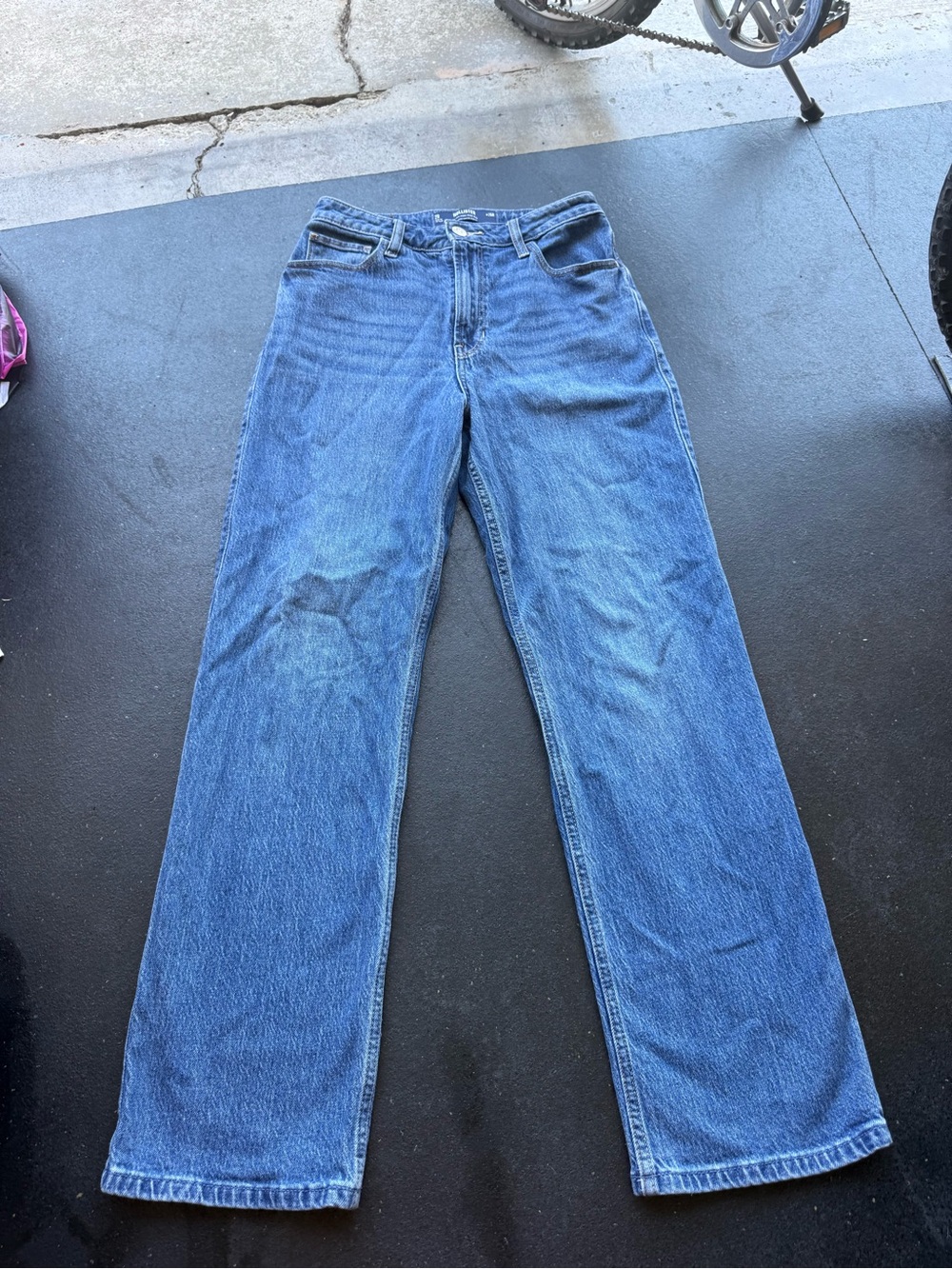 Hollister Straight-Leg Jeans in Medium Blue